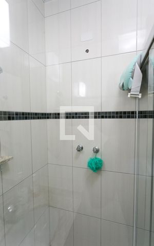 Casa à venda com 130m², 3 quartos e 4 vagasBanheiro da Suíte 2