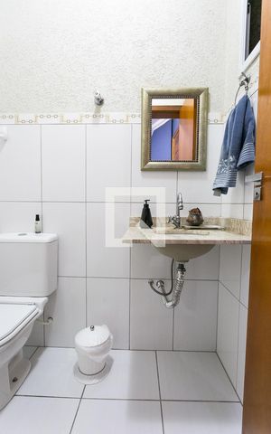 Casa à venda com 130m², 3 quartos e 4 vagasLavabo