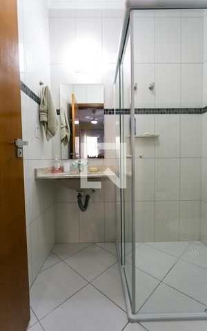 Casa à venda com 130m², 3 quartos e 4 vagasBanheiro da Suíte 2