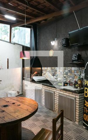 Casa à venda com 130m², 3 quartos e 4 vagasChurrasqueira