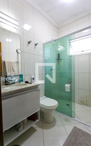 Casa à venda com 130m², 3 quartos e 4 vagasBanheiro da Suíte 3