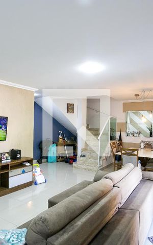 Casa à venda com 130m², 3 quartos e 4 vagassala