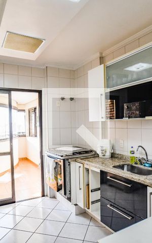 Apartamento à venda com 140m², 3 quartos e 2 vagasCozinha