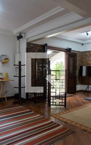 Casa à venda com 230m², 4 quartos e 2 vagas Casa à venda com 230m², 4 quartos e 2 vagasSala 1