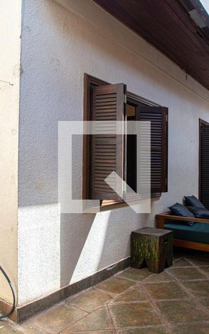 Casa à venda com 230m², 4 quartos e 2 vagas Casa à venda com 230m², 4 quartos e 2 vagasQuintal 1