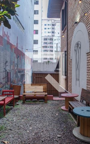 Casa à venda com 230m², 4 quartos e 2 vagas Casa à venda com 230m², 4 quartos e 2 vagasQuintal 2