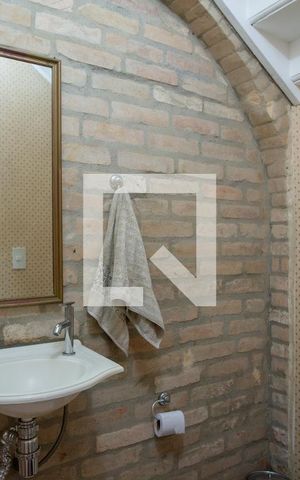 Casa à venda com 230m², 4 quartos e 2 vagas Casa à venda com 230m², 4 quartos e 2 vagasLavabo