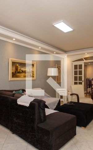Casa à venda com 250m², 3 quartos e 2 vagas Casa à venda com 250m², 3 quartos e 2 vagasSala
