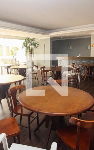 Apartamento à venda com 102m², 3 quartos e 1 vaga Apartamento à venda com 102m², 3 quartos e 1 vagaÁrea comum - Salão de festas