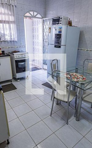 Casa à venda com 350m², 3 quartos e 2 vagas Casa à venda com 350m², 3 quartos e 2 vagasCozinha