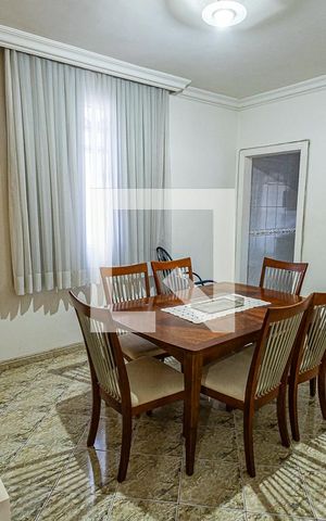 Casa à venda com 350m², 3 quartos e 2 vagas Casa à venda com 350m², 3 quartos e 2 vagasCopa