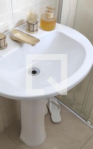 Apartamento para alugar com 72m², 3 quartos e 1 vaga Apartamento para alugar com 72m², 3 quartos e 1 vagaBanheiro