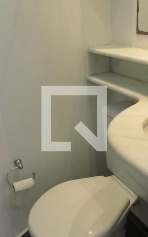 Apartamento para alugar com 71m², 2 quartos e 1 vagaSuíte - banheiro