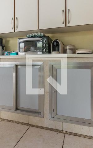 Apartamento à venda com 146m², 2 quartos e sem vaga Apartamento à venda com 146m², 2 quartos e sem vagaCozinha - Armários