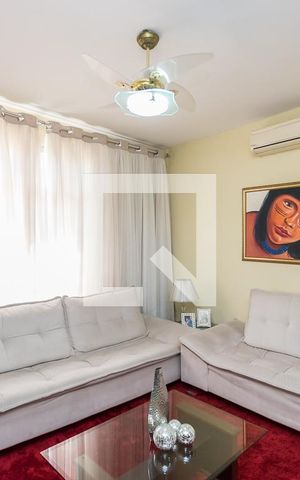 Apartamento à venda com 146m², 2 quartos e sem vaga Apartamento à venda com 146m², 2 quartos e sem vagaSala