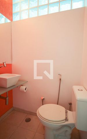 Apartamento à venda com 83m², 2 quartos e 1 vaga Apartamento à venda com 83m², 2 quartos e 1 vagaLavabo
