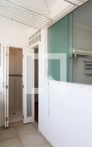 Apartamento à venda com 83m², 2 quartos e 1 vaga Apartamento à venda com 83m², 2 quartos e 1 vagaÁrea de Serviço