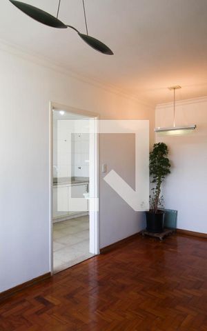 Apartamento à venda com 83m², 2 quartos e 1 vaga Apartamento à venda com 83m², 2 quartos e 1 vagaSala