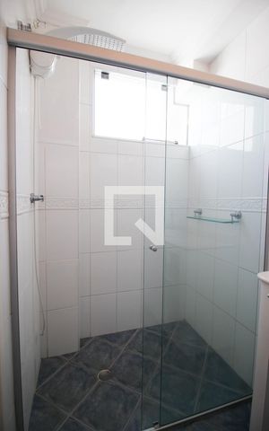 Apartamento à venda com 83m², 2 quartos e 1 vaga Apartamento à venda com 83m², 2 quartos e 1 vagaBanheiro