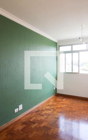 Apartamento à venda com 83m², 2 quartos e 1 vaga Apartamento à venda com 83m², 2 quartos e 1 vagaSala