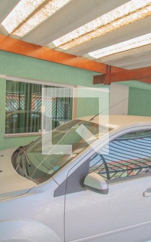 Casa à venda com 240m², 3 quartos e 2 vagas Casa à venda com 240m², 3 quartos e 2 vagasGaragem