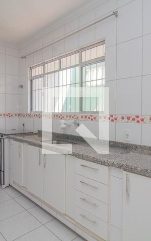 Casa à venda com 240m², 3 quartos e 2 vagas Casa à venda com 240m², 3 quartos e 2 vagasCozinha