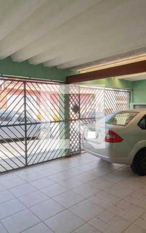 Casa à venda com 240m², 3 quartos e 2 vagas Casa à venda com 240m², 3 quartos e 2 vagasGaragem