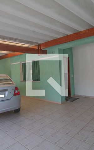Casa à venda com 240m², 3 quartos e 2 vagas Casa à venda com 240m², 3 quartos e 2 vagasGaragem