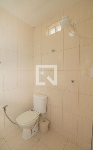 Casa à venda com 240m², 3 quartos e 2 vagas Casa à venda com 240m², 3 quartos e 2 vagasBanheiro de Serviço