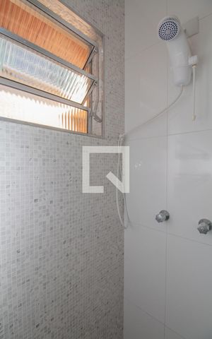Casa à venda com 240m², 3 quartos e 2 vagas Casa à venda com 240m², 3 quartos e 2 vagasSuíte