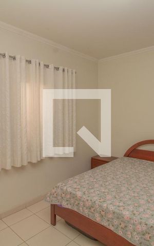 Casa à venda com 240m², 3 quartos e 2 vagas Casa à venda com 240m², 3 quartos e 2 vagasQuarto 2 casa 2