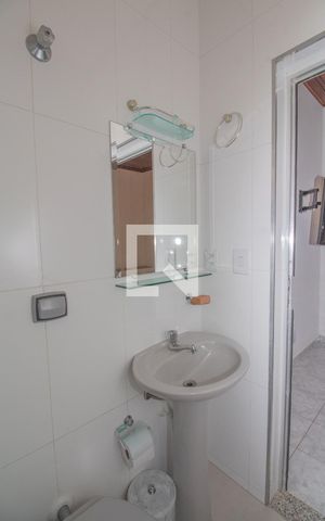 Casa à venda com 240m², 3 quartos e 2 vagas Casa à venda com 240m², 3 quartos e 2 vagasSuíte