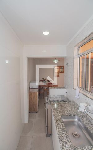 Casa à venda com 240m², 3 quartos e 2 vagas Casa à venda com 240m², 3 quartos e 2 vagasCozinha