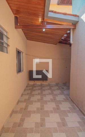 Casa à venda com 240m², 3 quartos e 2 vagas Casa à venda com 240m², 3 quartos e 2 vagasÁrea Externa