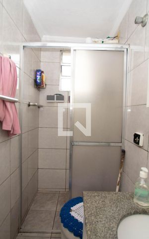 Casa à venda com 182m², 4 quartos e 3 vagas Casa à venda com 182m², 4 quartos e 3 vagasBanheiro casa 2