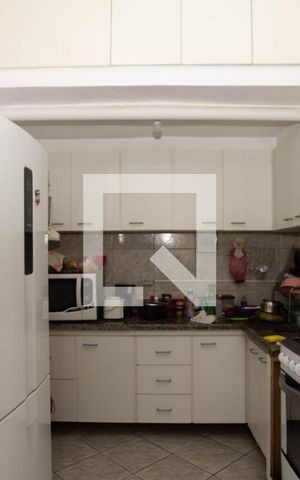 Casa à venda com 182m², 4 quartos e 3 vagas Casa à venda com 182m², 4 quartos e 3 vagasCasa 2