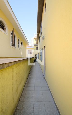 Casa para alugar com 255m², 4 quartos e 8 vagasCorredor Lateral