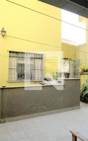 Casa para alugar com 255m², 4 quartos e 8 vagasQuintal