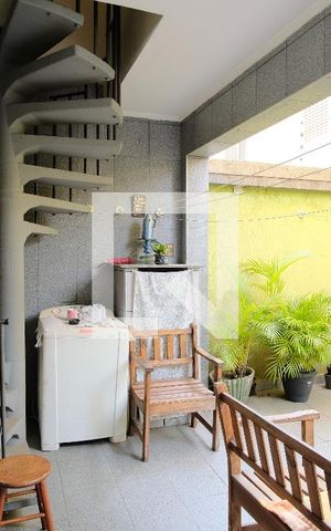 Casa para alugar com 255m², 4 quartos e 8 vagasQuintal