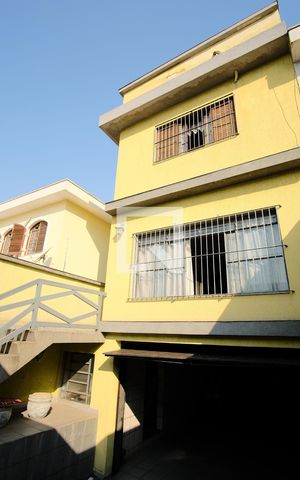 Casa para alugar com 255m², 4 quartos e 8 vagasFrente da Casa