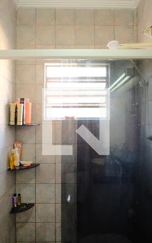 Casa para alugar com 255m², 4 quartos e 8 vagasBanheiro Social