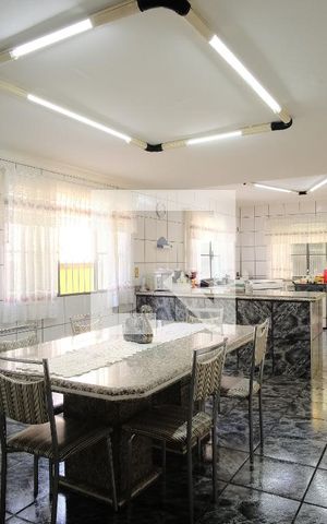 Casa para alugar com 255m², 4 quartos e 8 vagasCozinha