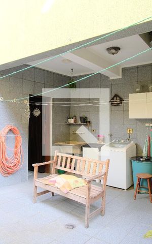 Casa para alugar com 255m², 4 quartos e 8 vagasQuintal