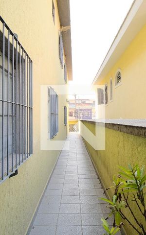 Casa para alugar com 255m², 4 quartos e 8 vagasCorredor Lateral