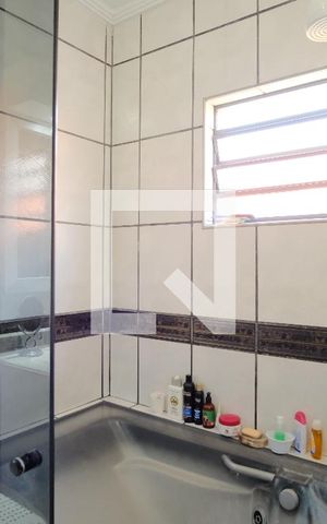 Casa para alugar com 255m², 4 quartos e 8 vagasBanheiro da Suíte 1
