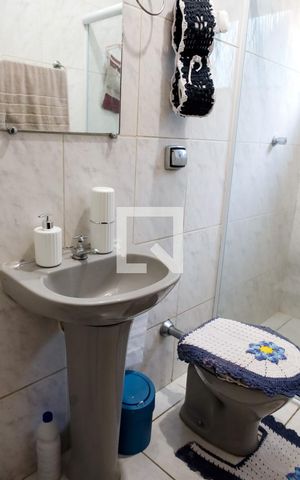 Casa à venda com 125m², 3 quartos e 2 vagas Casa à venda com 125m², 3 quartos e 2 vagasBanheiro