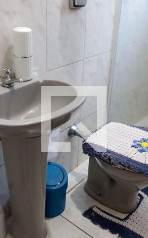 Casa à venda com 125m², 3 quartos e 2 vagas Casa à venda com 125m², 3 quartos e 2 vagasBanheiro