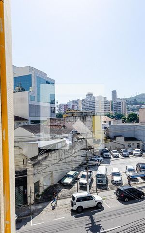 Apartamento à venda com 86m², 3 quartos e sem vaga Apartamento à venda com 86m², 3 quartos e sem vagaSala