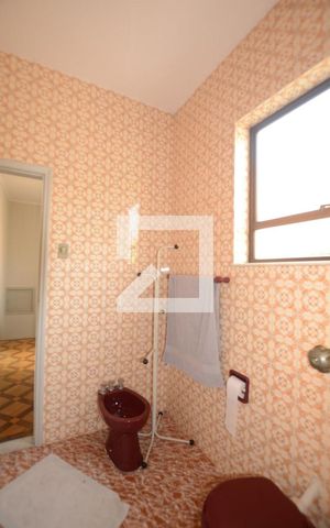Casa à venda com 300m², 3 quartos e 2 vagasBanheiro