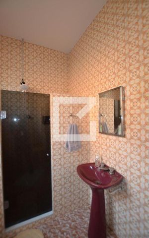 Casa à venda com 300m², 3 quartos e 2 vagasBanheiro